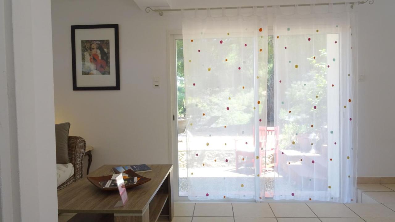 Villa Ghiatone Pietrosella ภายนอก รูปภาพ